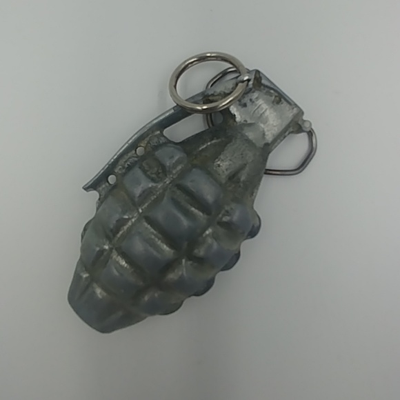 Silver Grenade Belt Buckle - Picture 1 of 4